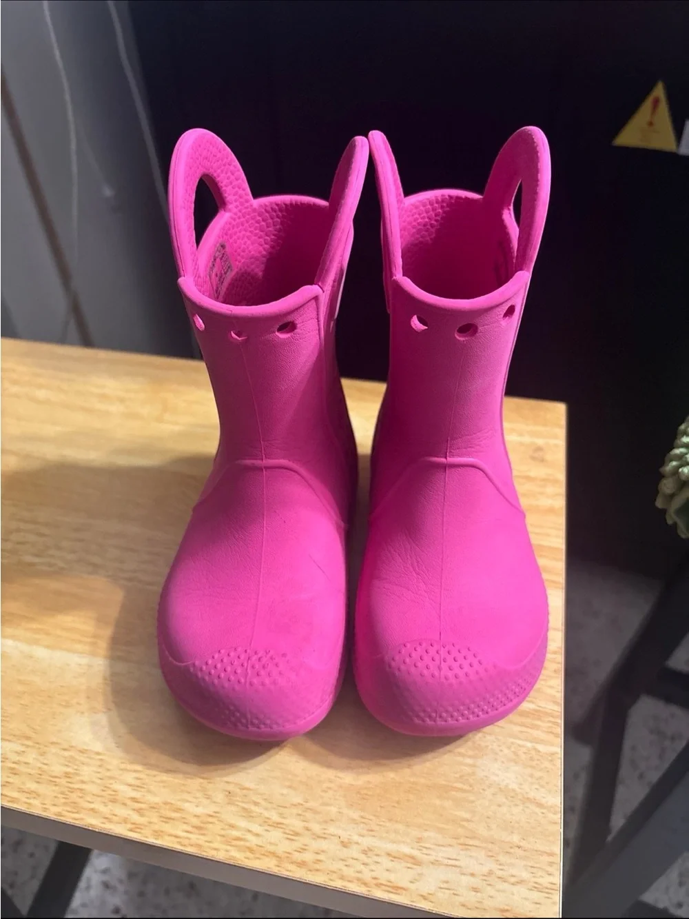 Crocs rain boots size 8 C pink crush